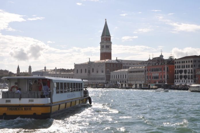 Dóžecí palác na náměstí San Marco (Benátky)